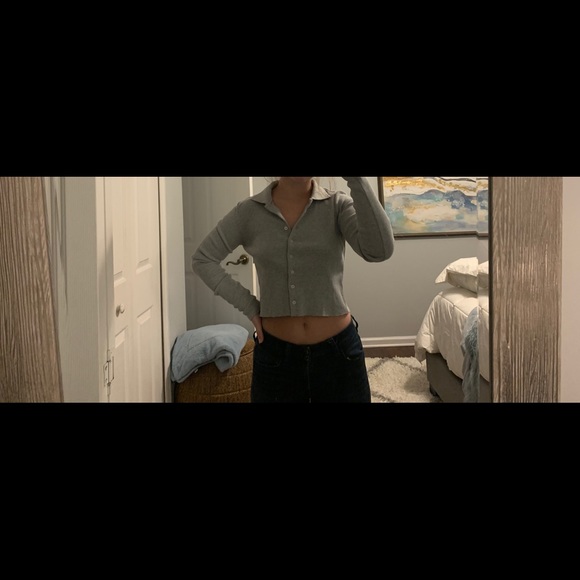 BRANDY MELVILLE button up collar longsleeve - Picture 2 of 2